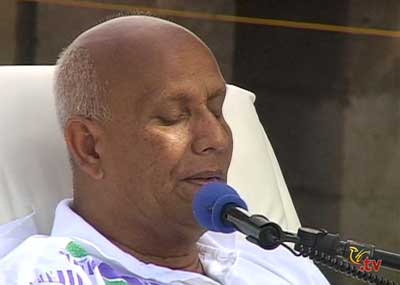 Sri Chinmoy komponiert Lieder in Maui