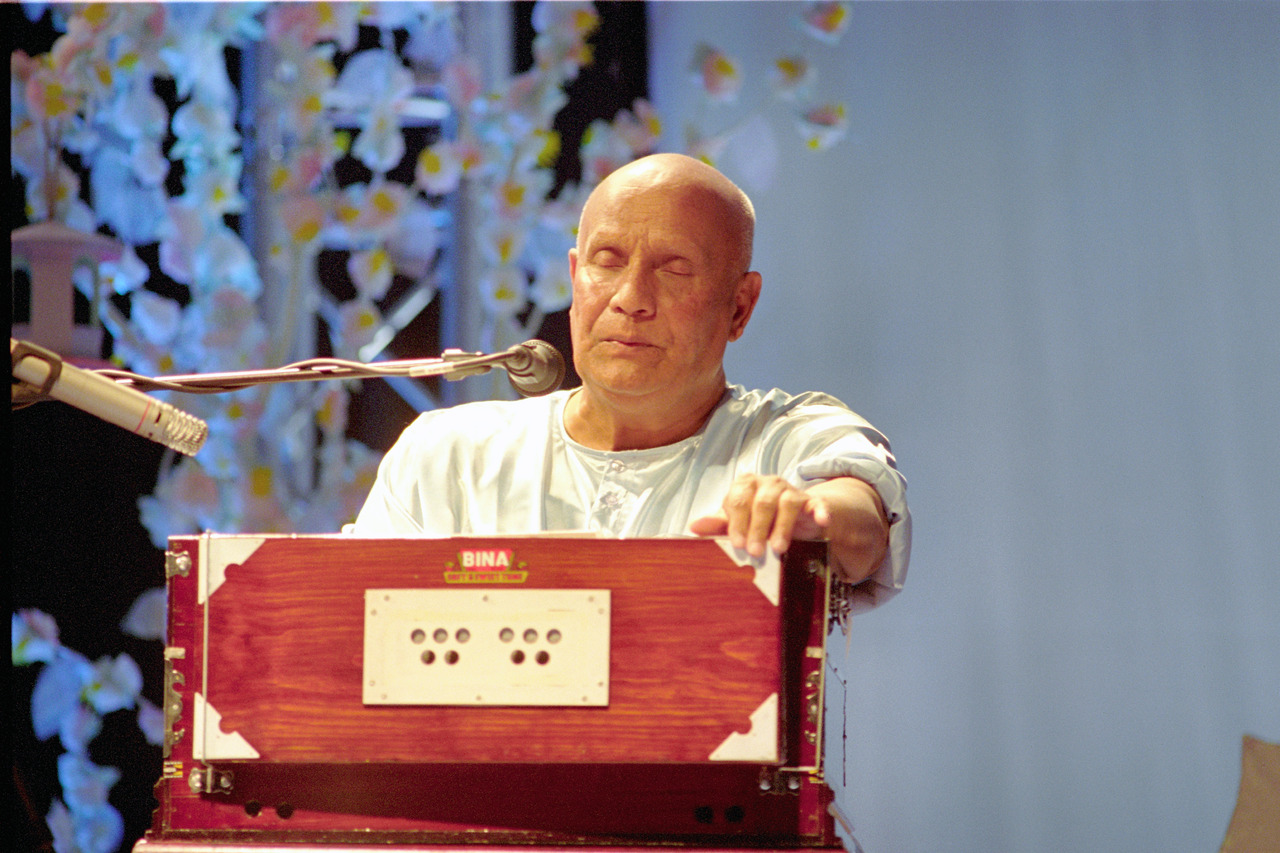 prague-peace-concert-piyasi-2004